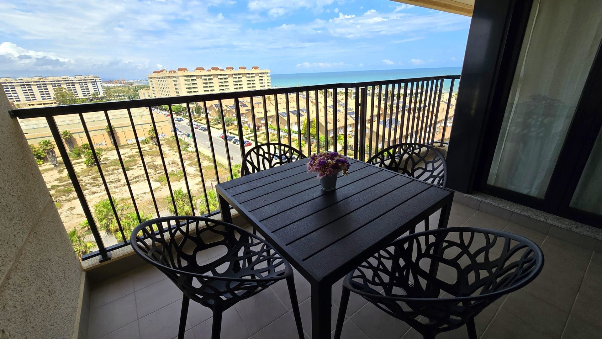 BEACH VALENCIA LUXURY D9-28 Apartment with terrace and sea views with two rooms — terraza con mesa