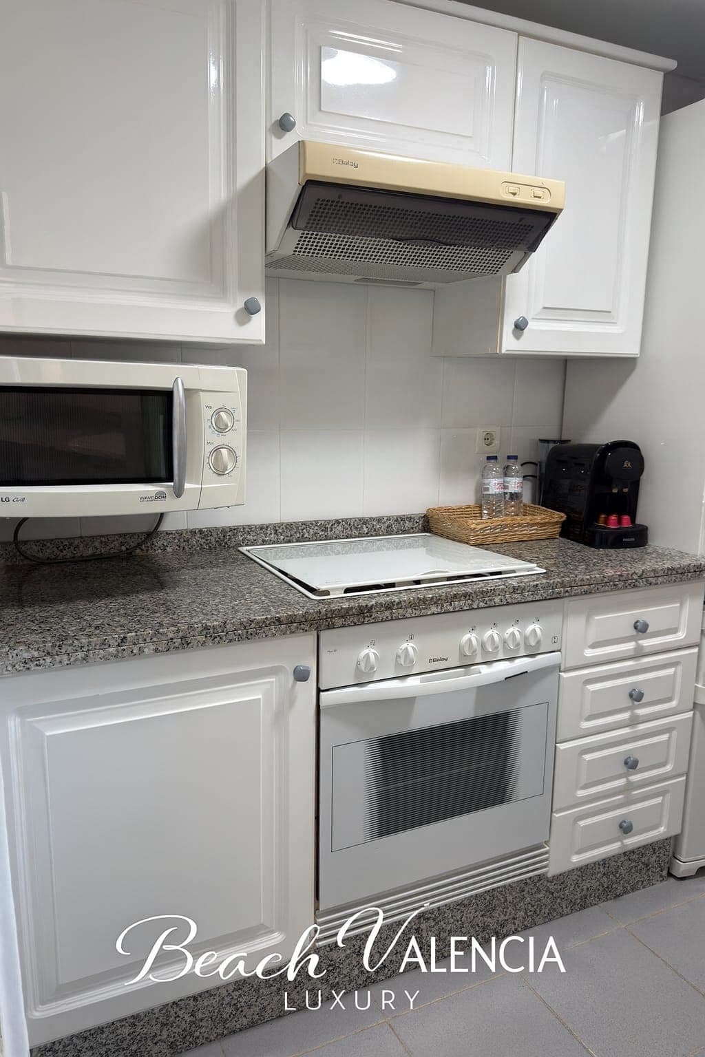 BEACH VALENCIA LUXURY B7-21 Apartment with terrace and sea views with two rooms — cocina equipada